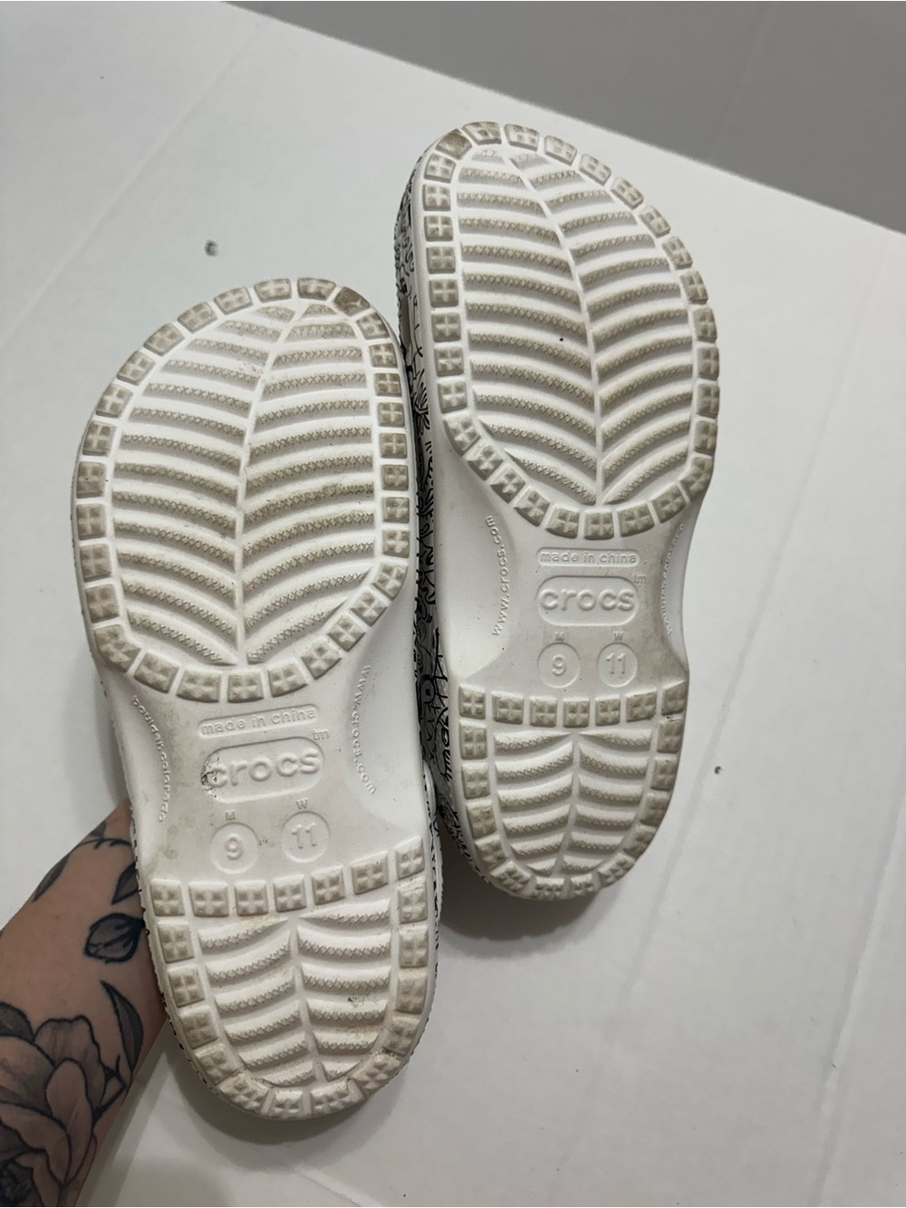 Crocs × Steven Harrington Collab Classic Clog White Black M9 W11 - Picture 4 of 5
